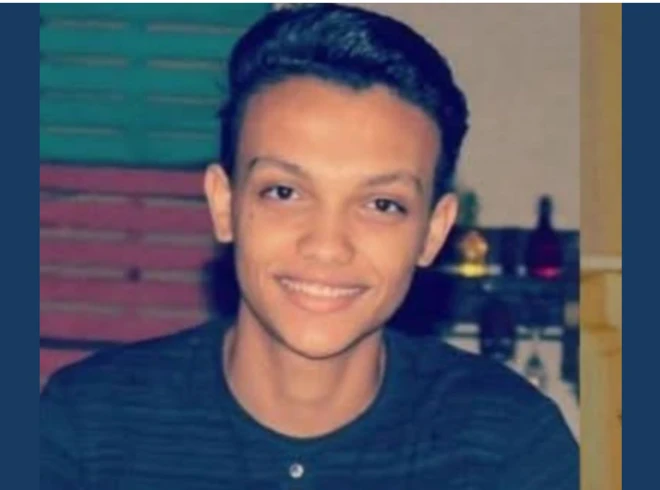 الشاب الذي سقطت عنه الجنسية المصرية محمد رضوان سنوسي - صورة من حساب والده علي فيسبوك 