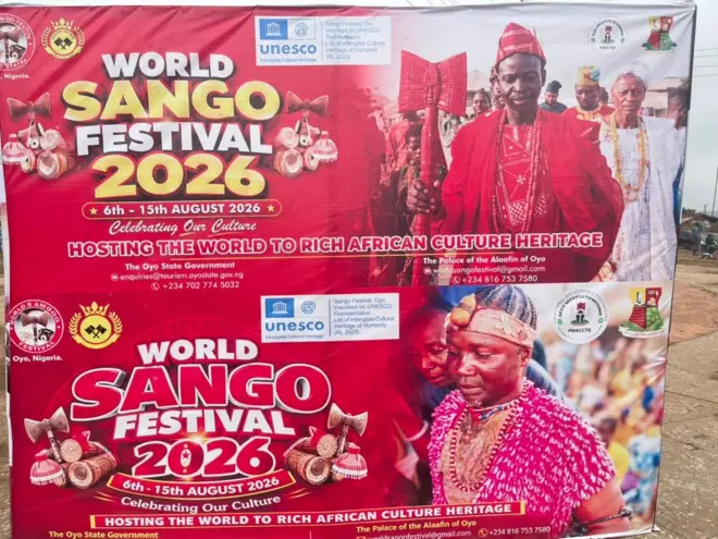 Aworan odun sango pelu ose ati ilu bata
