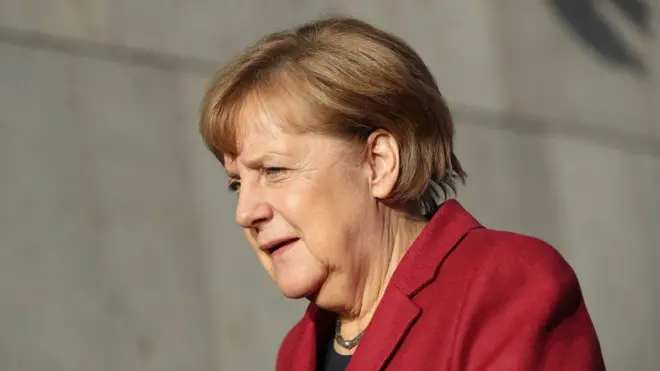 Зараз Ангела Меркель може сформувати лише так званий уряд меншості, однак він змушений буде звертатися до парламенту за схваленням кожного свого рішення