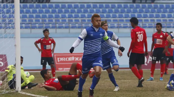 १०० औं गोल गरेपछि सन्तोष साहुखल