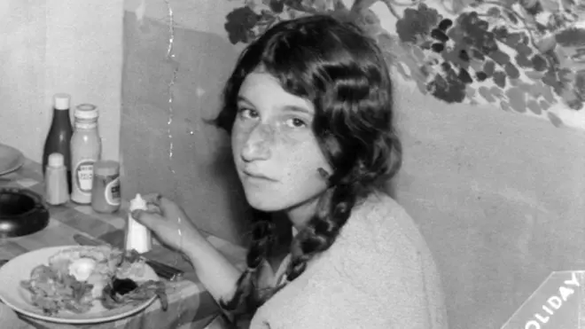 La nariz de Margo parecía preocuparle mucho a su padre por eso buscó a un cirujano que la interviniera.