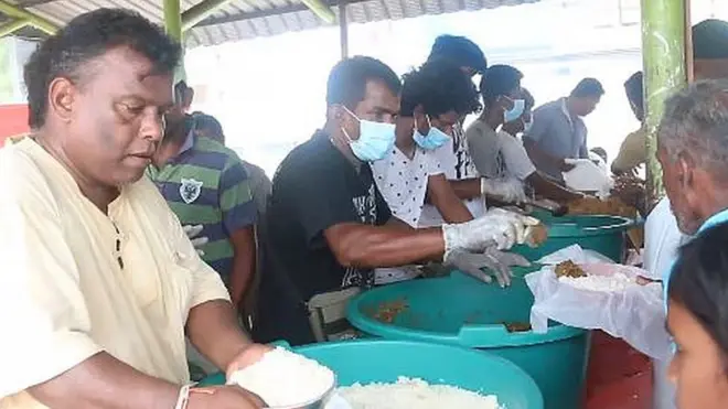 වෙසක් දන්සැල් විපතට පත්වූවන්ට - අස්ගිරි මහනාහිමි