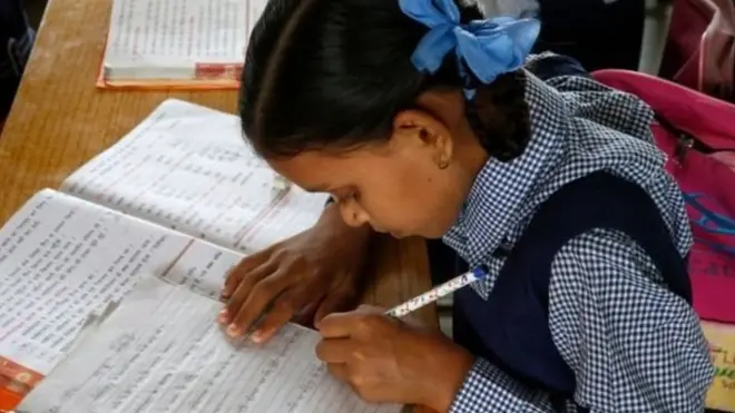 तमिल, हिंदी