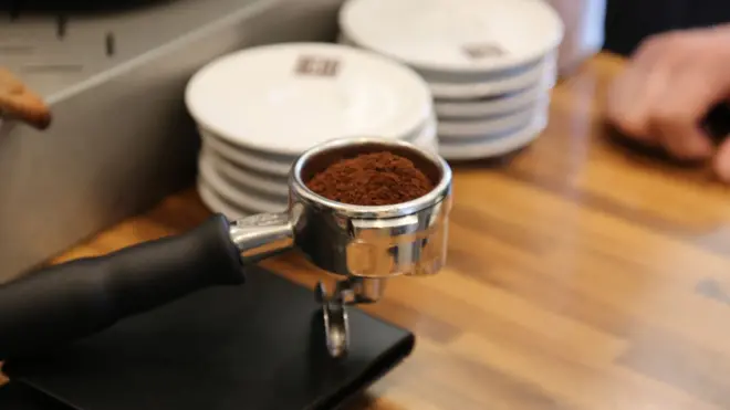 Comment le monde en est venu à fonctionner au café