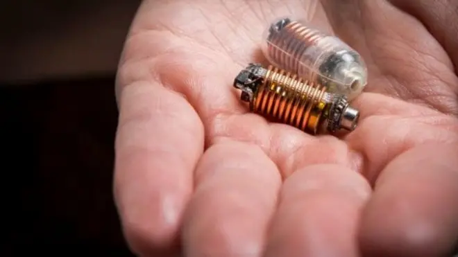 Esta es la capsula digerible (Foto cortesía: Peter Clarke/RMIT University).