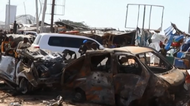 Au moins 70 personnes ont été tuées ce matin dans l'explosion d'une voiture piégée à Mogadiscio, la capitale.
