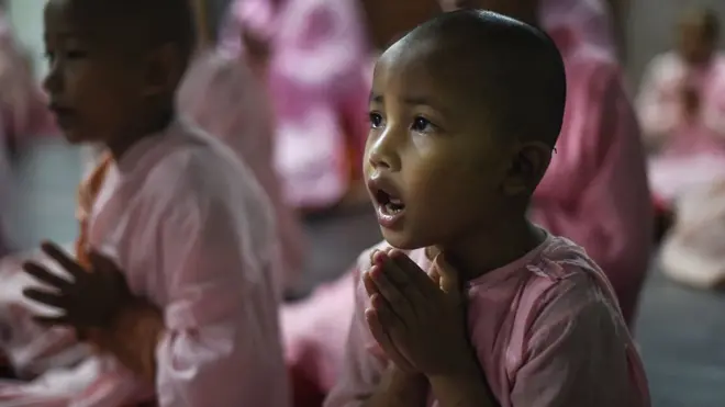 การทำวัตรเช้าของแม่ชีน้อยในย่างกุ้ง ที่ต้องตื่นตั้งแต่ 4 นาฬิกา