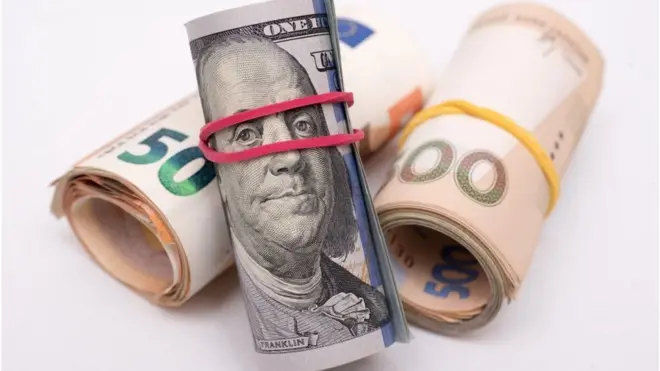 Щоб вчасно розраховуватися з боргами, Нацбанк задіяв валютні резерви