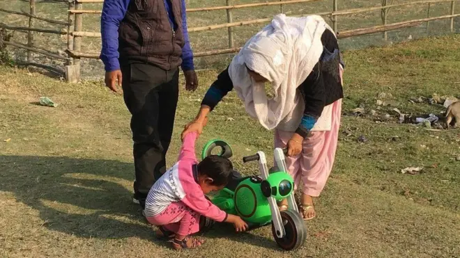 Shabahuddin iyo xaaskiisa Salma iyo wiilka ay korsadeen Juneyd