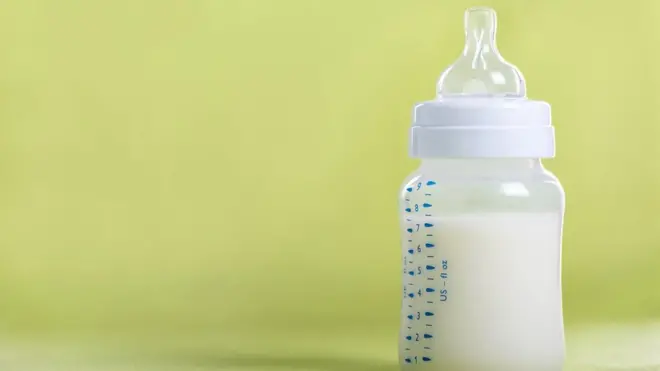 በጡጦ ተበጥብጦ የተዘጋጀ የዱቄት ወተት