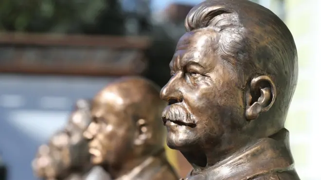 31% респондентов уверены, что в первую очередь от репрессий пострадали личные противники Иосифа Сталина