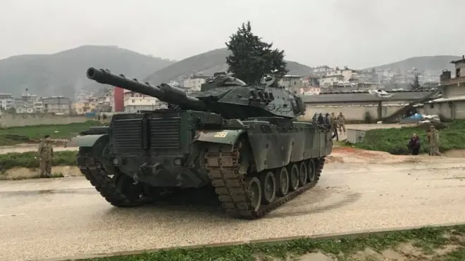 تركيا حشدت قواتها على الحدود السورية استعدادا لعملية عسكرية في عفرين