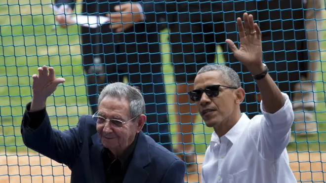 Рауль Кастро (слева) и Барак Обама нормализуют не только дипломатические, но и миграционные отношения двух стран