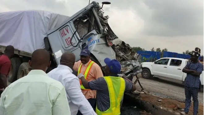 Ènìyàn 59 ló fára pá ènìkan pàdánù ẹmí rẹ̀ nínú ìjamba ọkọ BRT ní'lu Eko