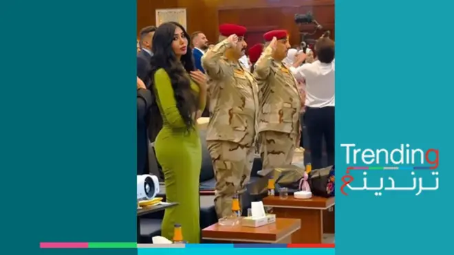 تكريم الماكيرا العراقية سارة حيدر بحضور ضباط من الجيش العراقي يثير انتقادات والمؤسسة العسكرية تحقق