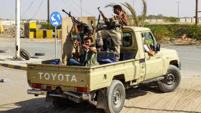 مسلحون في الحديدة