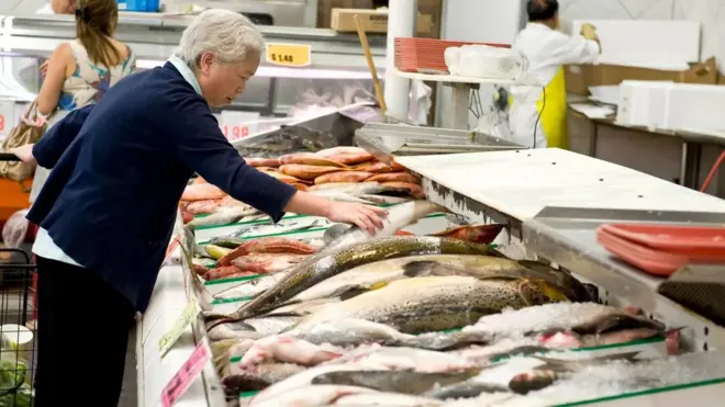 워싱턴DC 아메리칸 대학 환경과학과 교수인 제시카 게파트는 "수산물 범주에는 양식과 포획 등 다양한 방식으로 확보되는 2500종이 포함된다"고 말했다