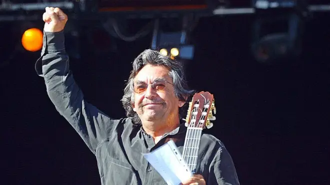 Como solista, Ángel Parra grabó más de 50 discos.