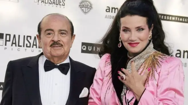 کاشوگی اپنی اہلیہ لائمہ کے ہمراہ سنہ 2005 میں ایڈز متاثرین کے لیے امدادی مہم کے دوران