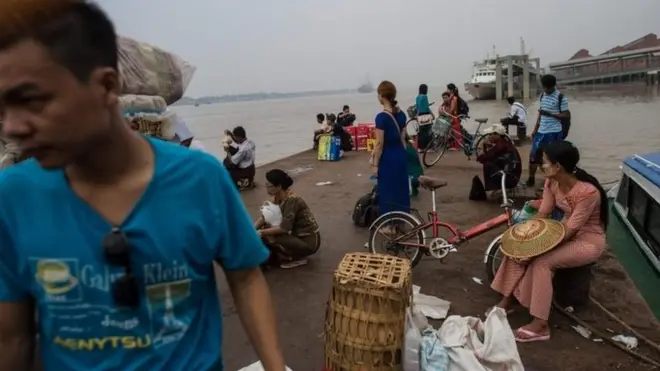 ထိခိုက်ဒဏ်ရာ ရရှိမှု နဲ့ သေဆုံးမှု စာရင်း တွေကိုလည်း တိတိကျကျ ထုတ်ပြန်ခြင်း မရှိဘူးလို့ အလုပ်သမား သမဂ္ဂ အဖွဲ့ချုပ် က ထောက်ပြ