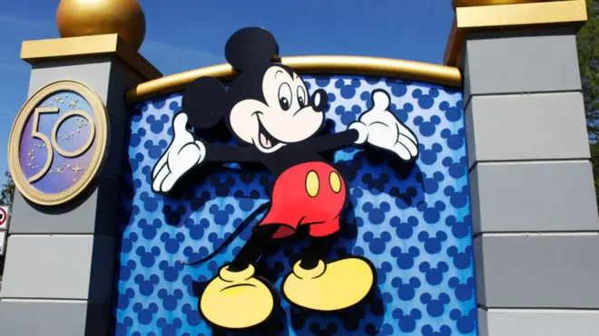 Disney está en guerra con el gobernador de Florida, Ron de Santis.