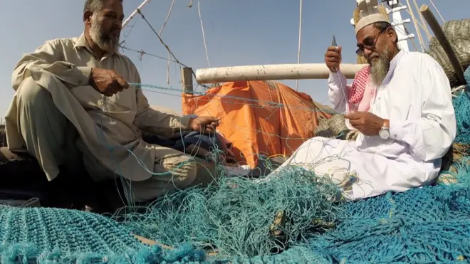 کراچی کے بنگالی اور برمی شہریوں کی شہریت کی لیے حکمران جماعت پاکستان پیپلز پارٹی اور پاکستان مسلم لیگ نون نے رضامندی ظاہر کی ہے