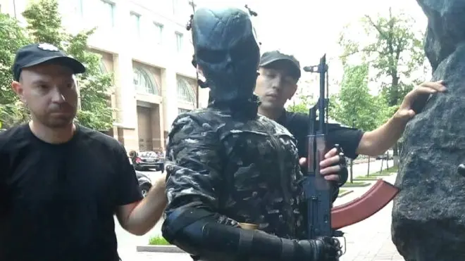 Поліція затримала чоловіка зі зброєю