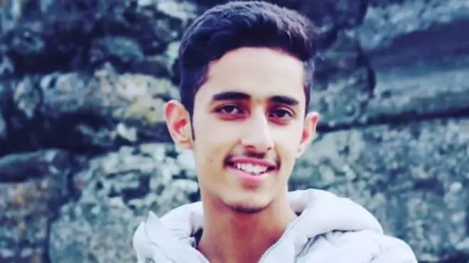 ڈاکٹر عبدالغنی کے 15 سالہ بیٹے فیضان کی جمعے کو پولیس فائرنگ میں موت ہو گئی