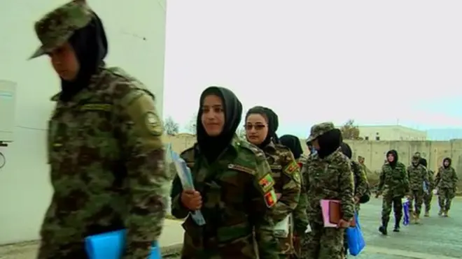 افغان پوځ کې مېرمنې