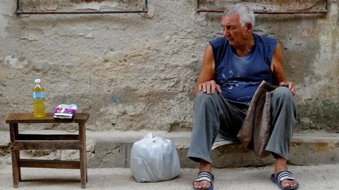 Kuba menegaskan bahwa embargo ekonomi terhadap mereka harus dicabut segera.