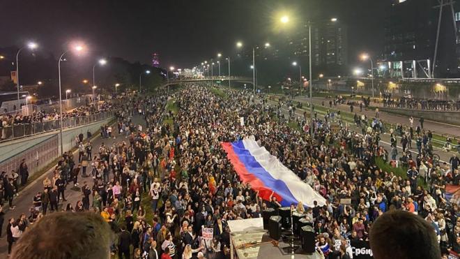 Beograd I Protesti: Mala Politička Debata Po Kiši Protesta „Srbija ...