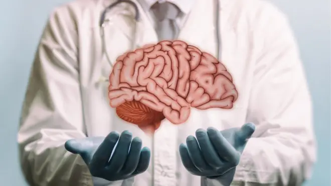 A pesar de los increíbles avances de la ciencia, todavía no hemos podido trasplantar el cerebro.