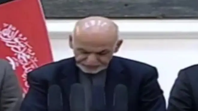 افغان ولسمشر محمد اشرف غني کابل کې یوې خبري غونډې ته له بګرام زندانه په مشروط ډول د طالبانو د درېیو غړو حاجي مالي خان، عبد الرشید او انس حقاني د خوشي کولو اعلان وکړ.