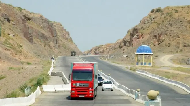 Ўзбекистон автотрассасидаги фура