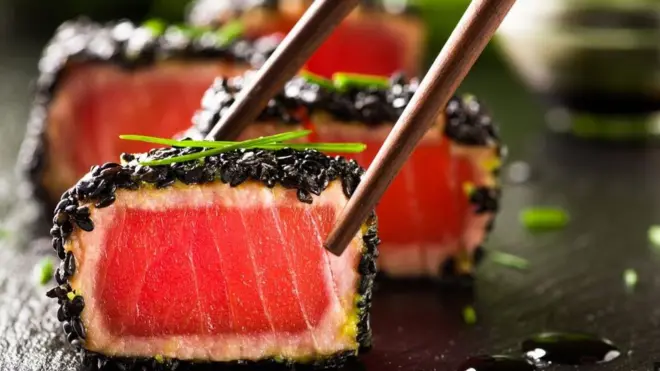 دراسات عديدة تسعى إلى معرفة أنواع الأطعمة التي ينبغي أن نأكلها لتطول أعمارنا