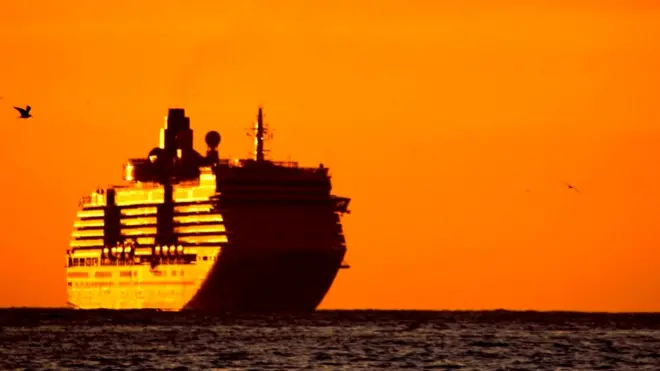 Круизный лайнер