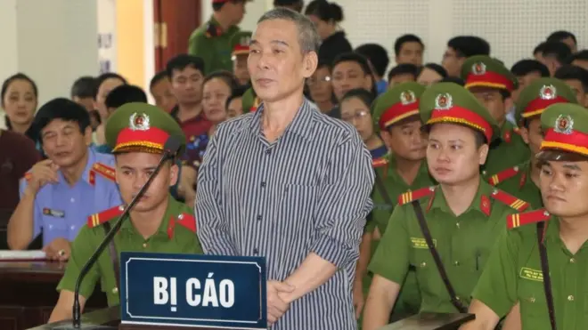 Ông Lê Đình Lượng tại phiên tòa sơ thẩm hôm 16/8