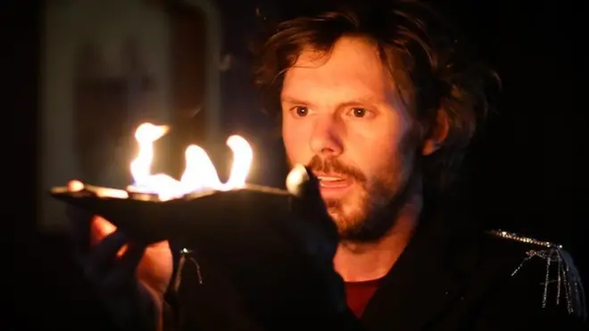 Оливер Беннетт в роли Печорина