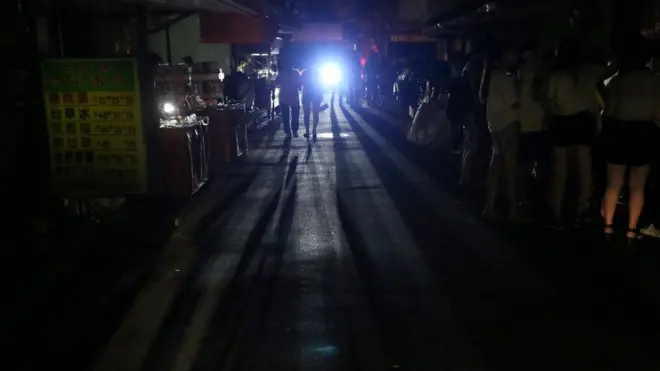 停電使給民眾的生活帶來不便。