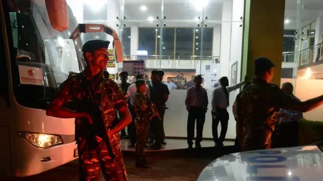 අවශ්‍ය වුවහොත් තත්වය පාලනය කිරීම පිණිස කැරලි මර්ධක පොලිසිය ද කැඳවා තිබුණි