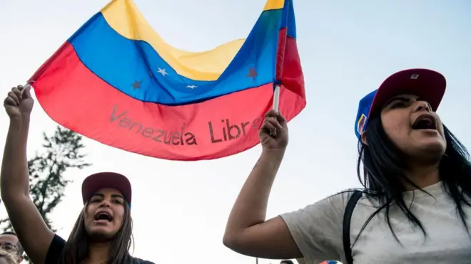 在海外的委内瑞拉国民也发起示威，声援国家的反对派。