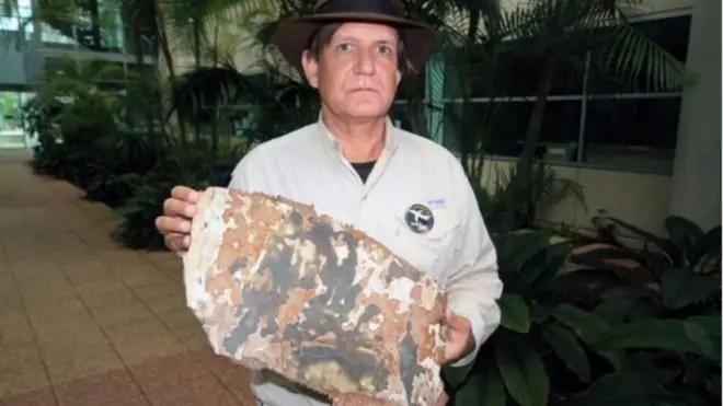 Bwana Gibson anasema kuwa haijulikani ikiwa alama hizo zilisababishwa na moto kabla ya baada ya ajali