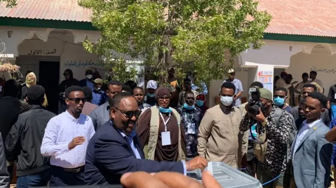 Madaxweynaha Puntland Siciid Cabdullaahi Deni oo maanta codkiisa dhiibtay