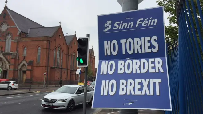 Североирландская часть Шинн Фейн выступает против власти Британии вообще и против "брексита" в частности