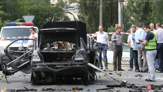 Автомобіль "Мерседес", у якому перебував Максим Шаповал, вибухнув у вівторок зранку у Солом'янському районі Києва