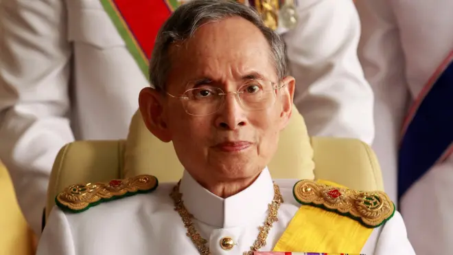 Quốc vương Bhumibol Adulyadej