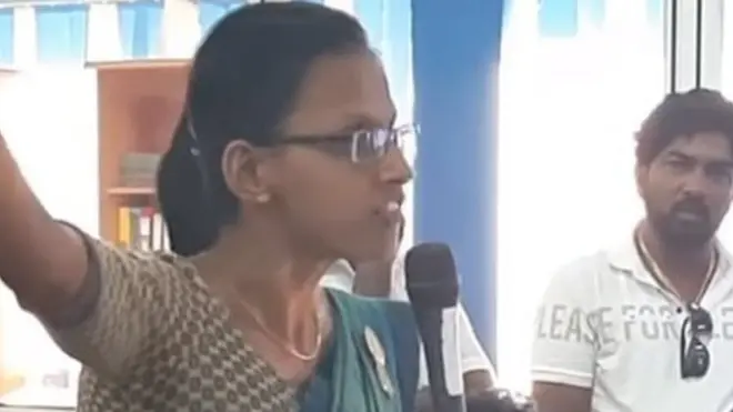 "කොන්ද පණ ඇති රාජ්ය නිලධාරිණිය"