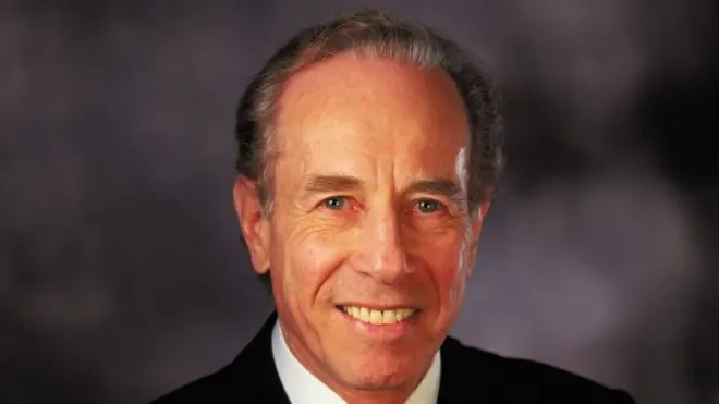 تدير شركة فور سيزونز التي أسسها شارب 99 فندقا في 33 دولة