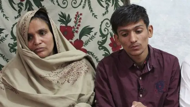 حیدر علی کا کہنا ہے کہ ایجنٹ کے ساتھ ایک لاکھ پینتیس ہزار روپے معاوضے میں معاملہ طے ہوا تھا