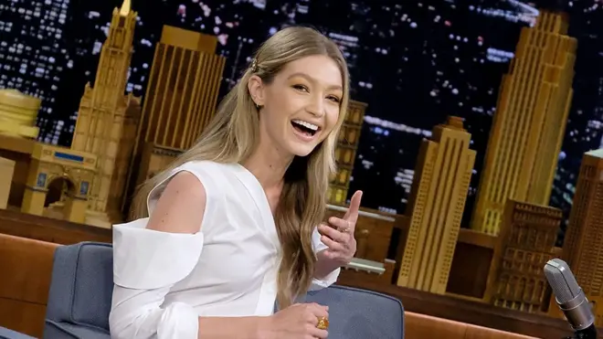 另外此前备受争议的超模吉吉·哈迪德（Gigi Hadid）在推特上发推文称今年将无法参与维秘秀。